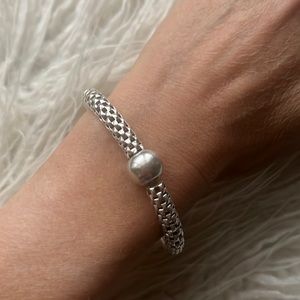 Silpada .925 Sterling Silver Chic Stretch Bracelet 2.5 inch diameter